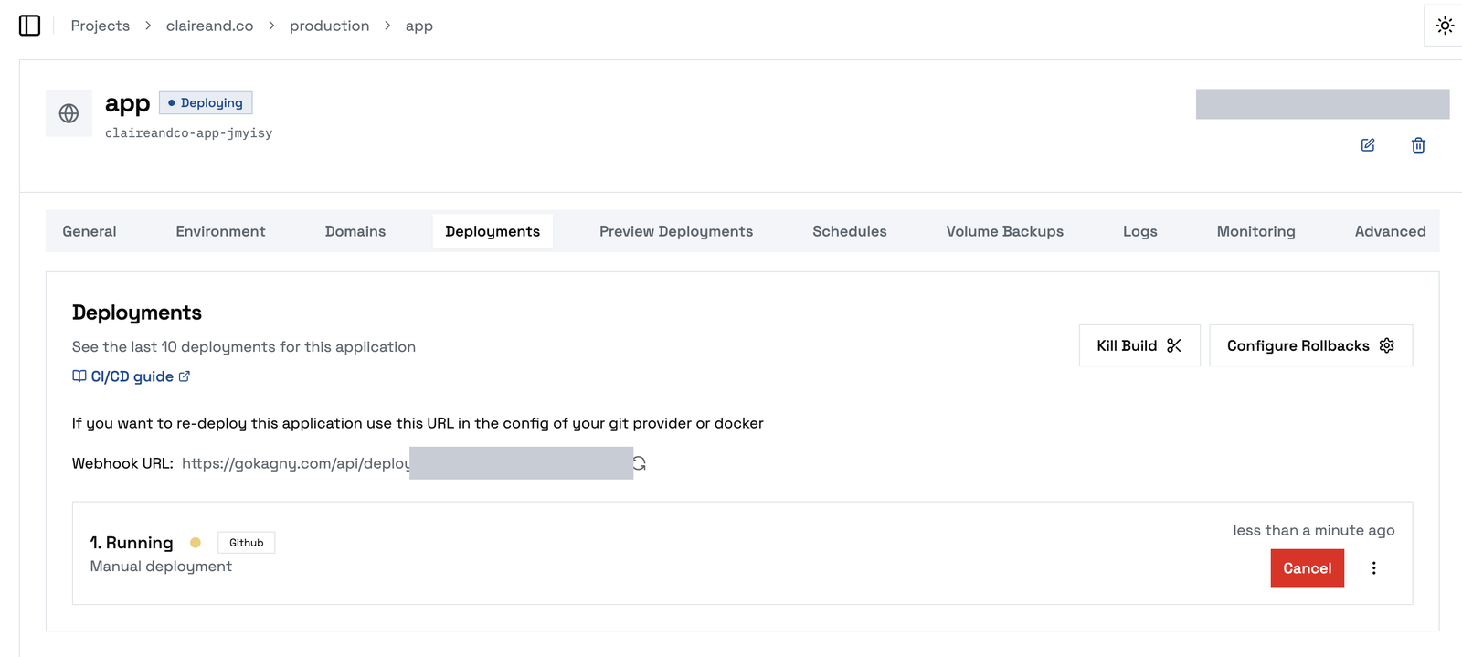 L’onglet Deployments, avec l’URL du webhook de déploiement et le déploiement en cours