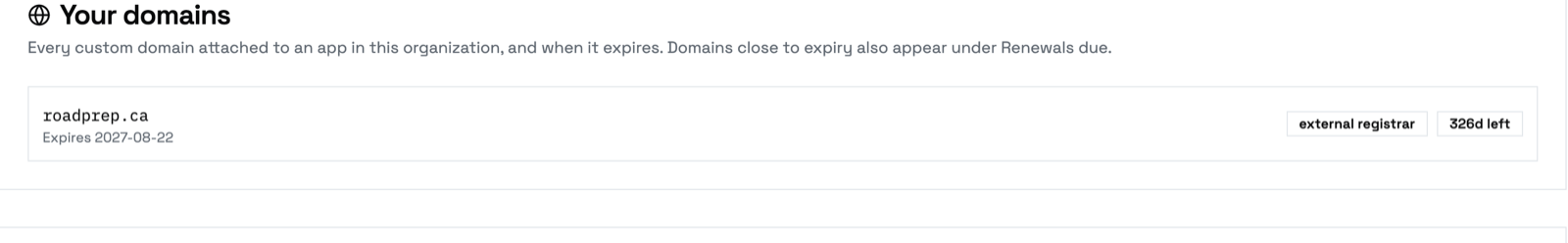 Vos domaines sur la page Domains, avec l’expiration et la pastille « bureau d’enregistrement extérieur »